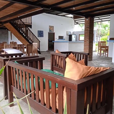 Family House Hotel Kuta Kuta  Exterior photo