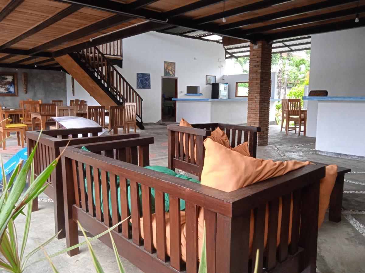 Family House Hotel Kuta Kuta  Exterior photo