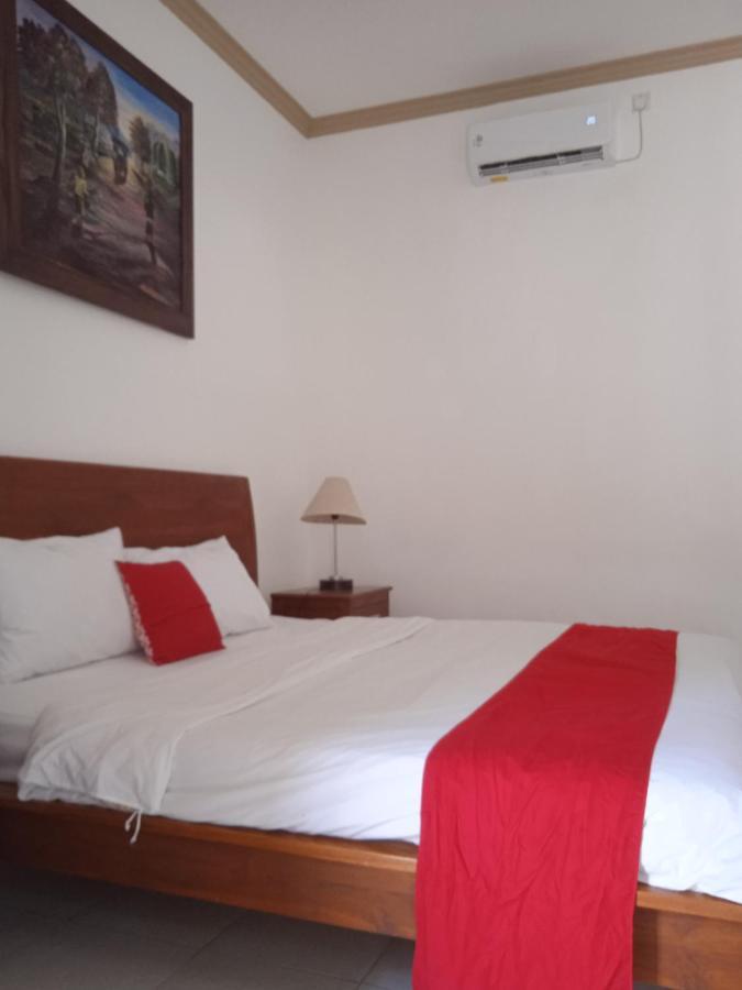 Family House Hotel Kuta Kuta  Exterior photo